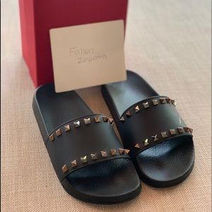 Valentino Rockstud Pool Slides